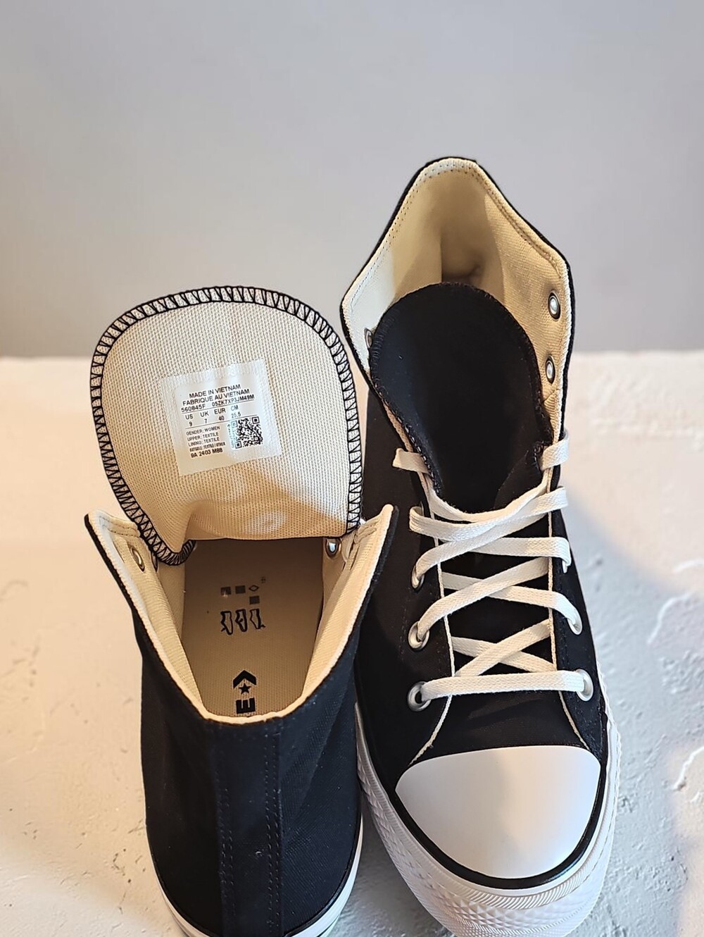 Converse Nwt Black and White Platform High Top Sneakers - Picture 5 of 6